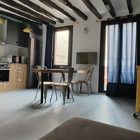 Taocasa Metal Apartment *