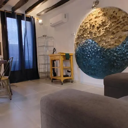 Taocasa Metal Apartment *